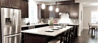 Tilava 4 makuuhuoneen talo