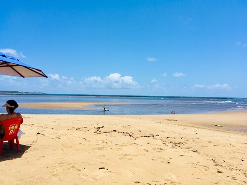 Furnished beach house with pool and barbecue - 5 bedrooms, 4 bathrooms.