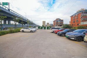 Ubetjent parkering (inkludert)