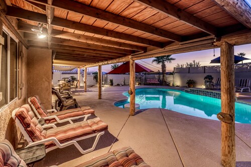 Beautiful private RESORT-like backyard!