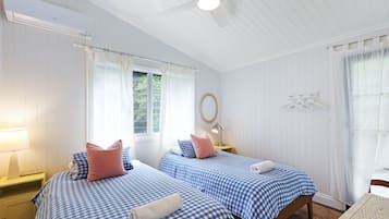 2 bedrooms, bed sheets