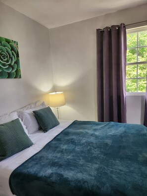 2 chambres, fer et planche à repasser, Wi-Fi gratuit, draps fournis