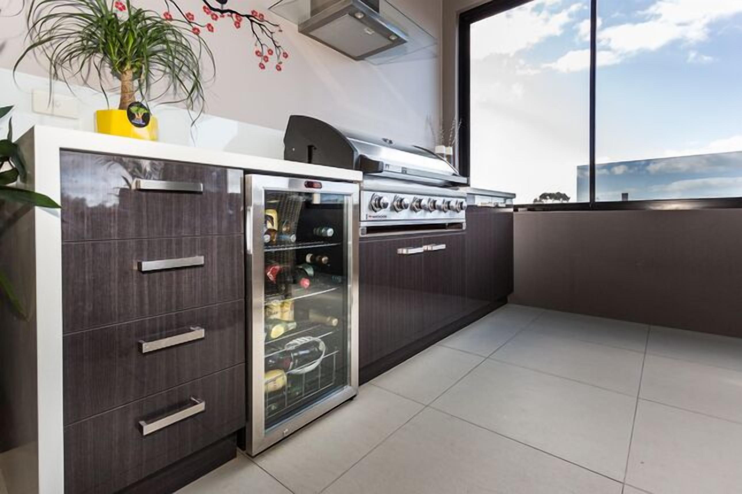 Hawley Heaven - a stones throw from the beach — image 12