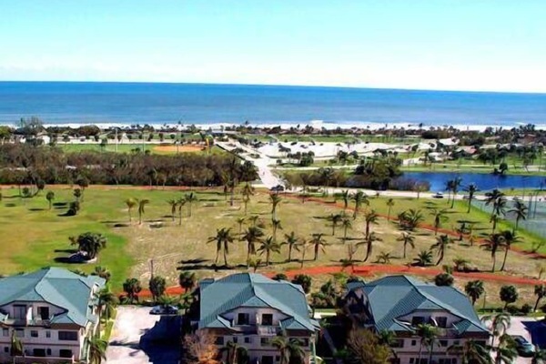 The beach is walking distance