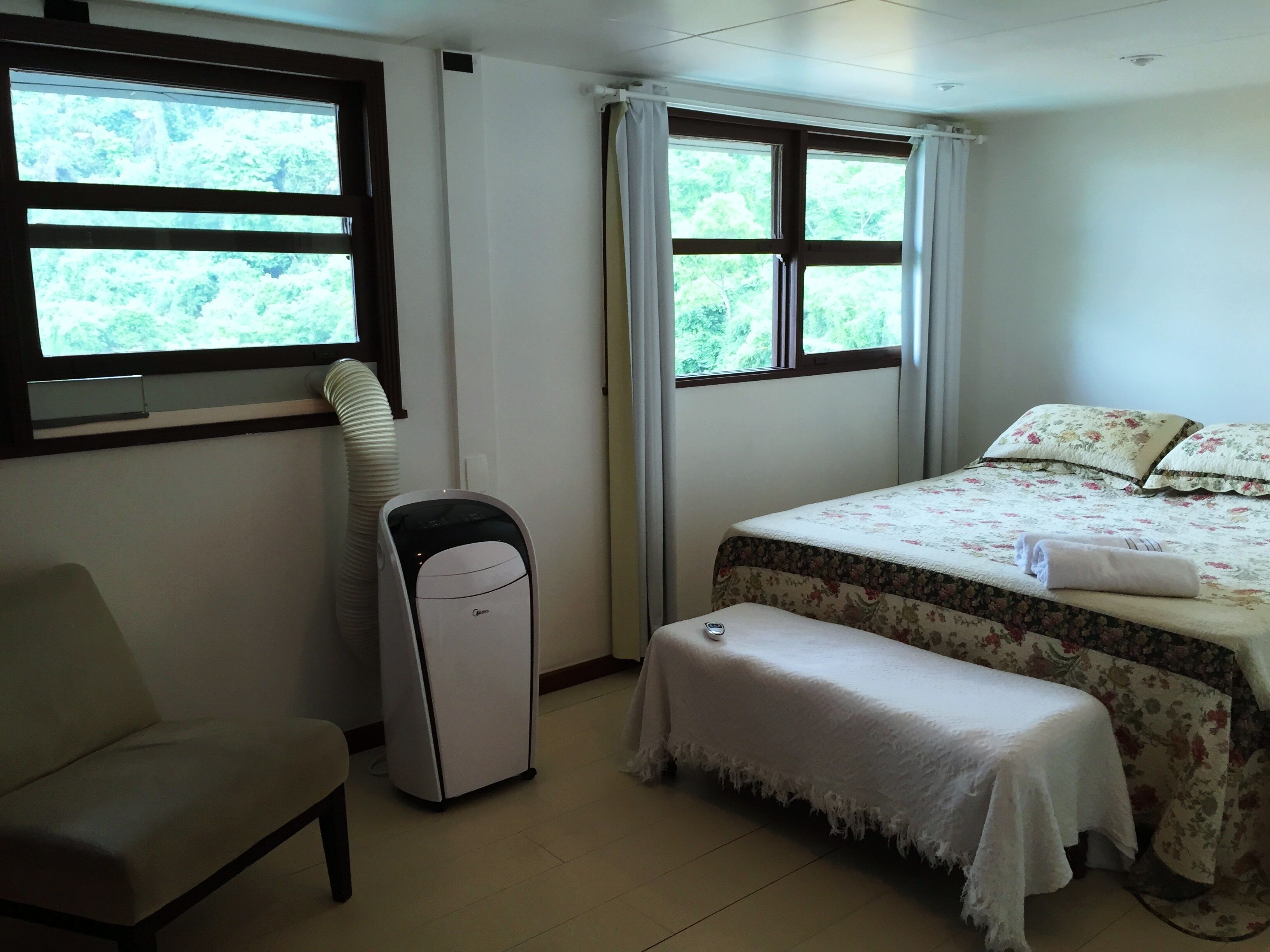 8 people comfortably! Close to the best in Rio! Charming house! Pool! View!<br><br>