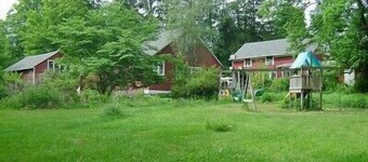 Charming Woodstock Teahouse Cottage by the Sawkill Creek trout stream