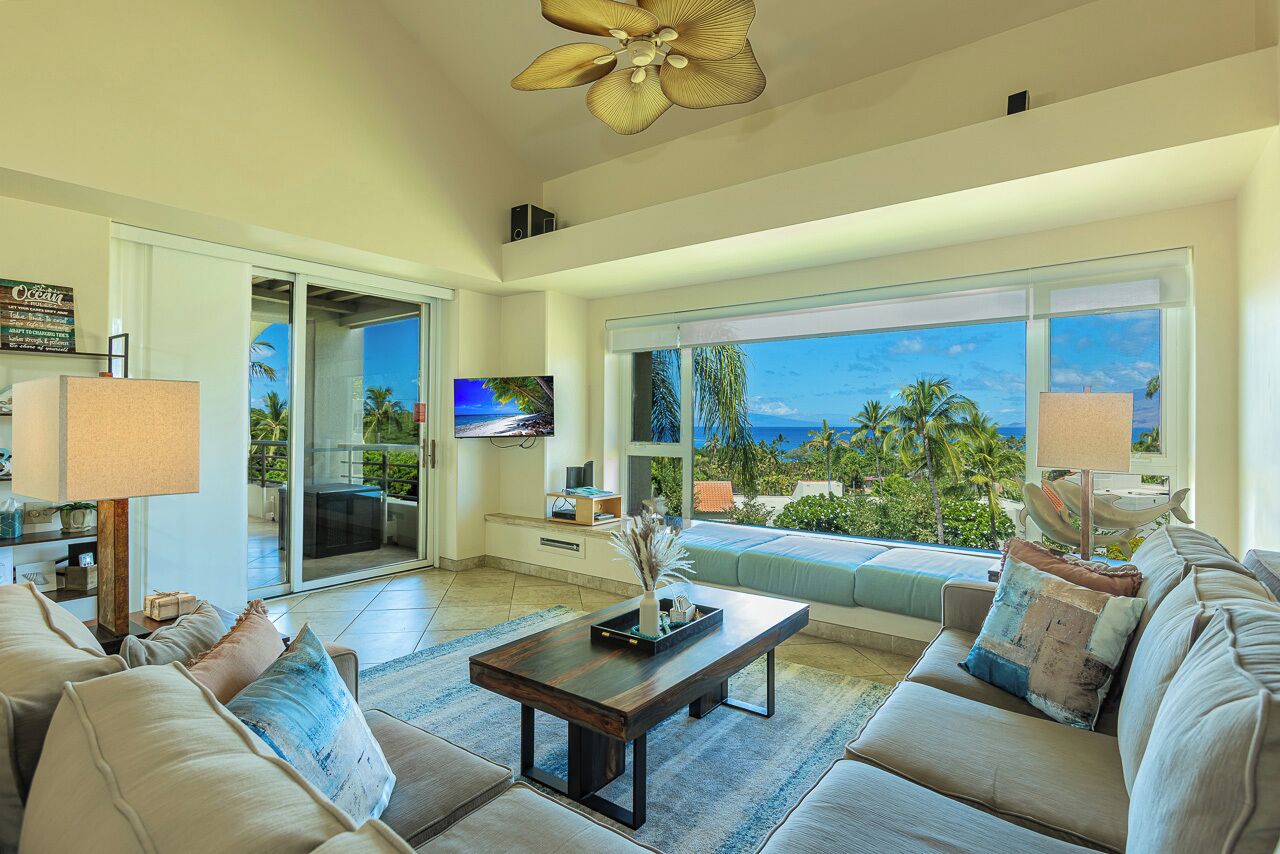 Tv, dvd-spelare, böcker och ett musikbibliotek