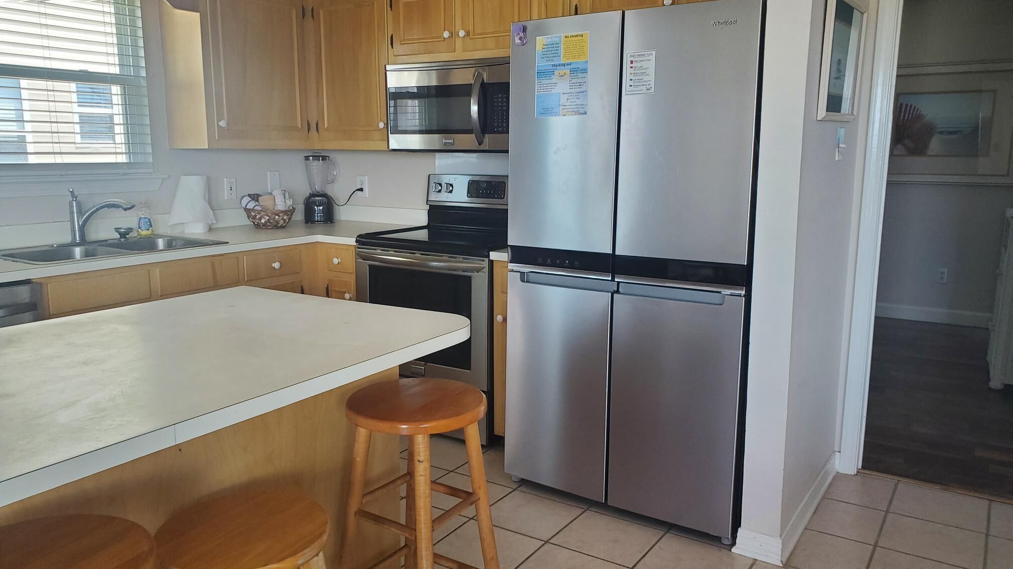 4 Bedroom Beach House on the Sandy Bay-front Beach