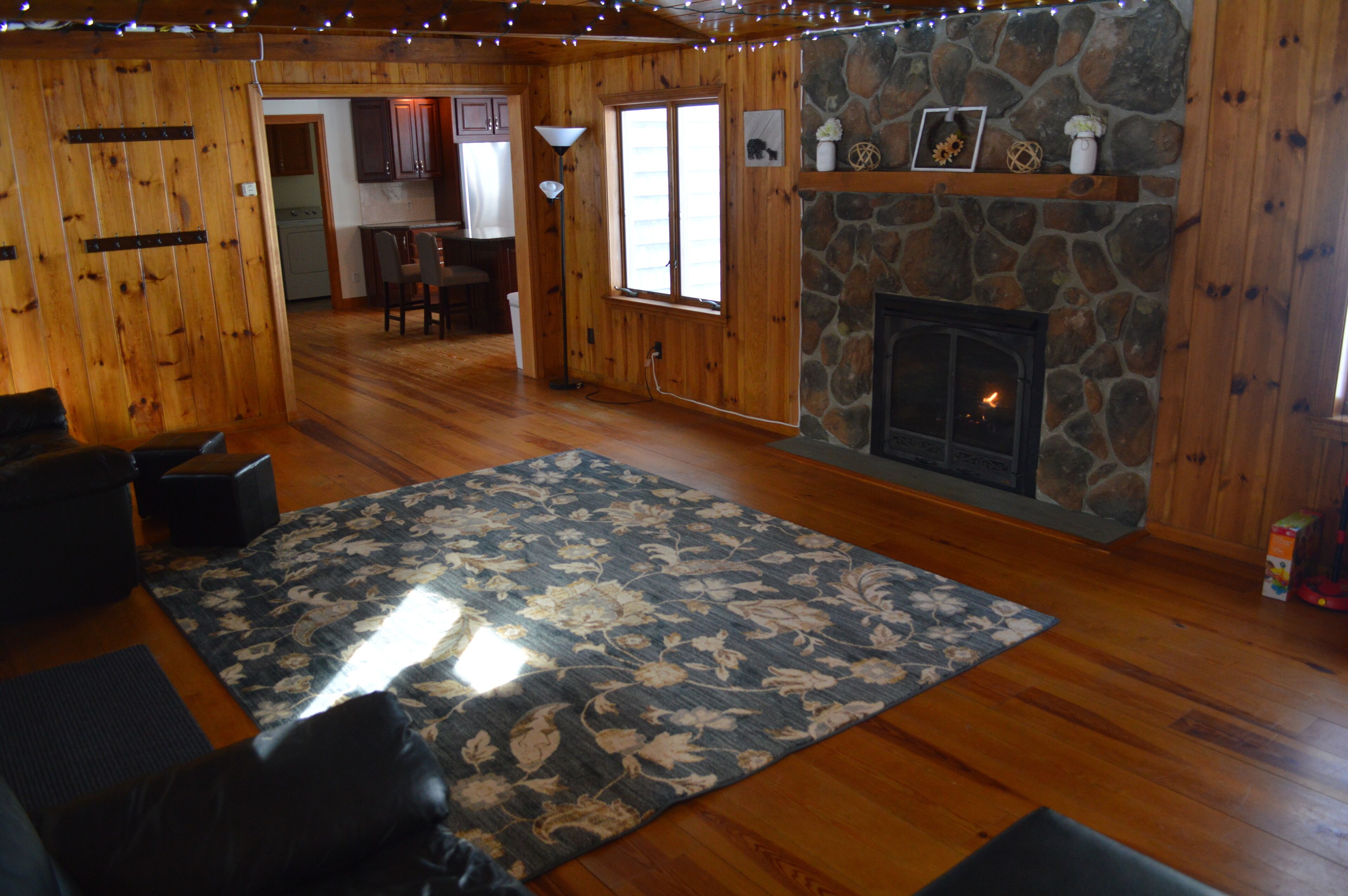 Hillside Lodge: Sleeps 22-25, 7 br, 5.5 ba, 5,650 sq ft