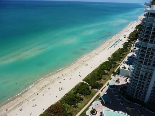 Beachfront Luxurious Paradise - LaPerla - Direct Ocean View in Sunny Isles