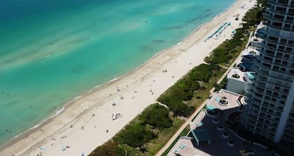 Beachfront Luxurious Paradise - LaPerla - Direct Ocean View in Sunny Isles
