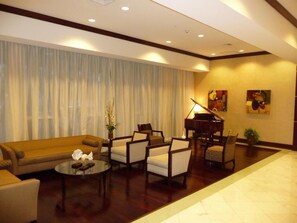 Interior - Beachfront Luxurious Paradise - LaPerla - Direct Ocean View in Sunny Isles (Sunny Isles)