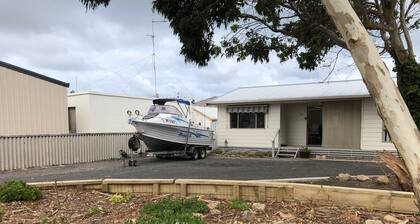 Bach - sijaitsee Port Macdonnellissa