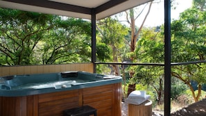 Outdoor spa tub