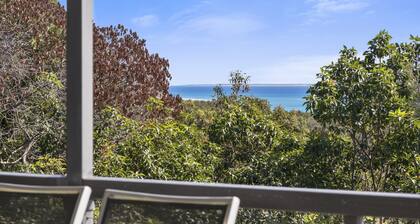 Three bedroom holiday house with spectacular beach and ocean views.