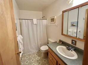 Baignoire, serviettes fournies