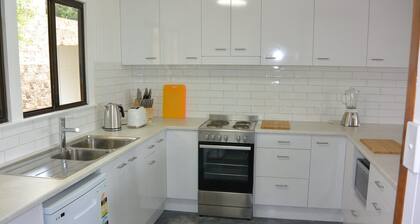 Pets Allowed in this fully fenced low set house close to beaches.