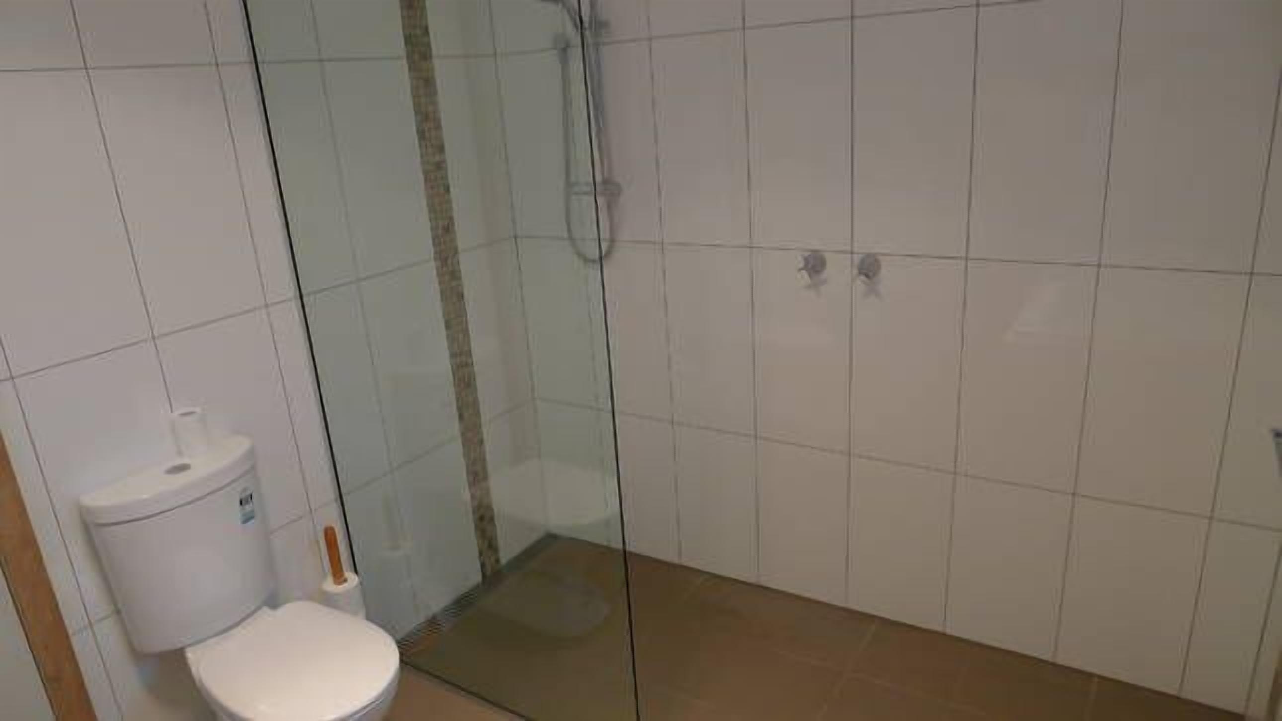 BEACH POINT COTTAGE, Pet Friendly, Walk to the Beach and Free WIFI