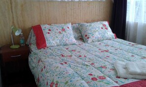 4 bedrooms, iron/ironing board, WiFi, wheelchair access