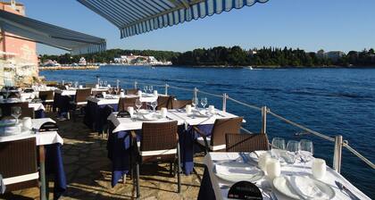 Rovinj Sea View Apartment, top location in historical centre, seafront!