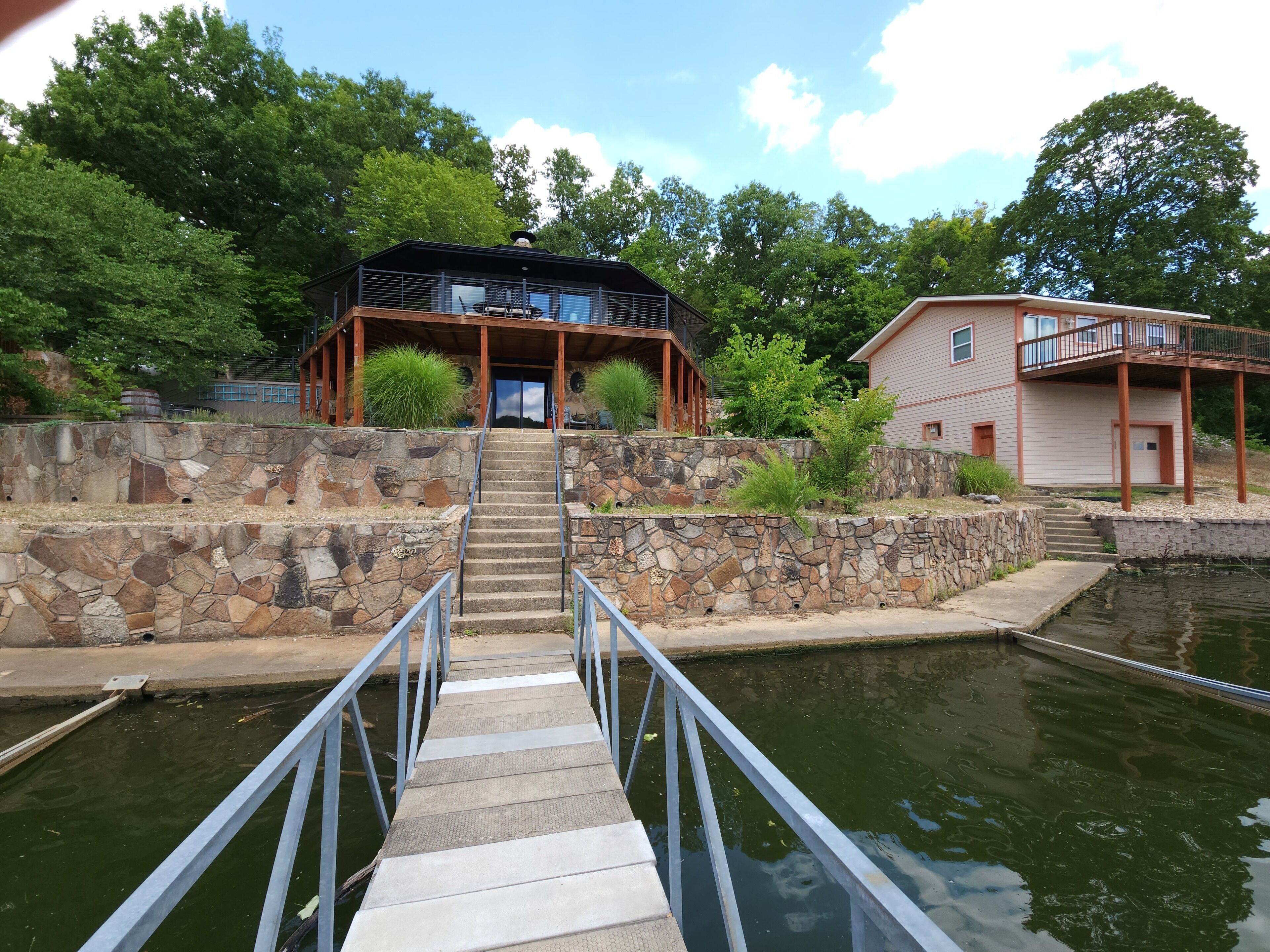 Private Dock, Hot Tub, Firepit ADDT 2 BED SUMMER STUDIO SPACE: The Octagon House