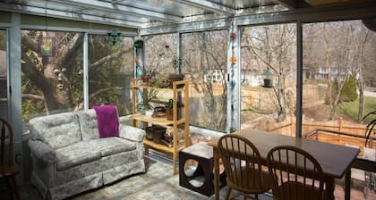 Great for families, graduation or IU sporting events