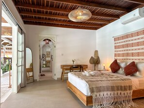 4 bedrooms, in-room safe, iron/ironing board, WiFi