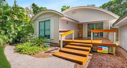 7 Belle Court - Rainbow Shores. Huge Beach House! Pets Welcome. Property not fenced. Ducted aircon