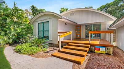 7 Belle Court - Rainbow Shores. Huge Beach House! Pets Welcome. Property not fenced. Ducted aircon