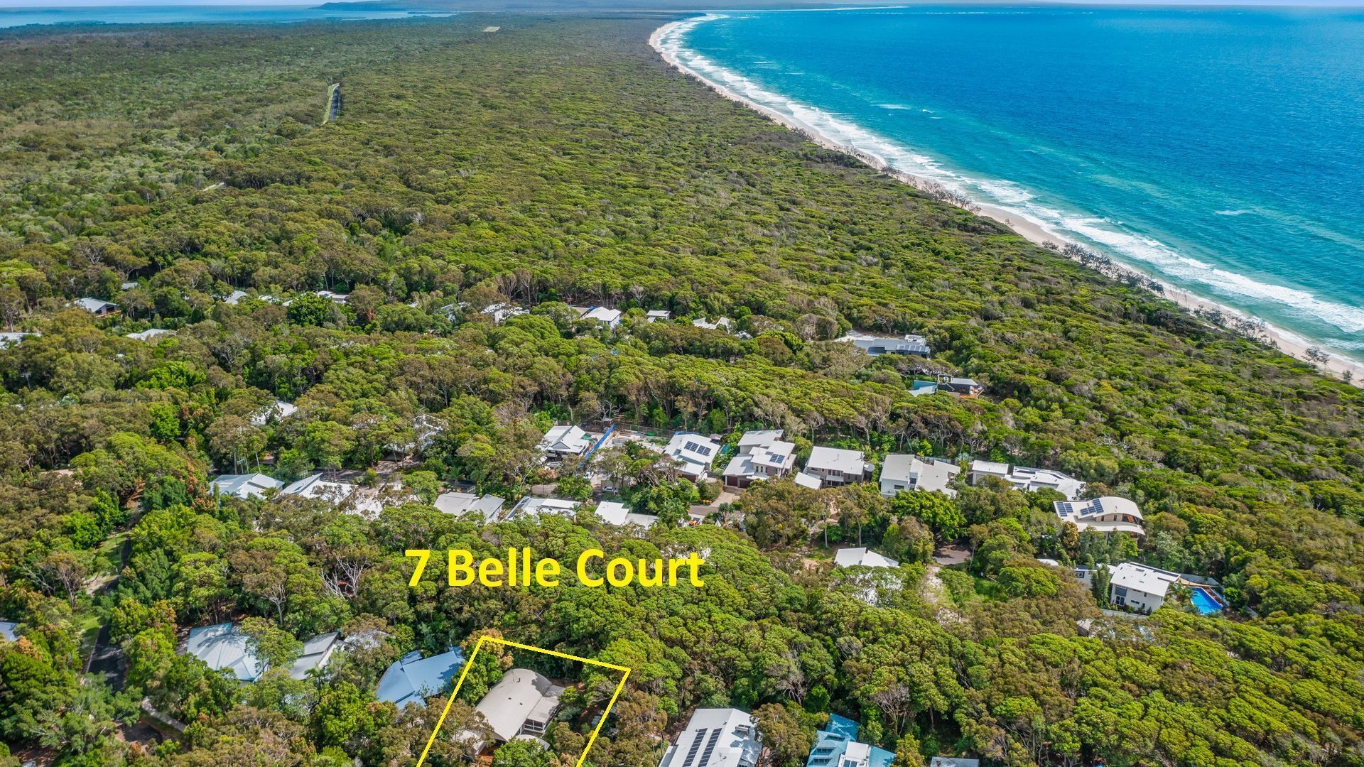 7 Belle Court - Rainbow Shores. Huge Beach House! Pets Welcome. Property not fenced. Ducted aircon — image 4
