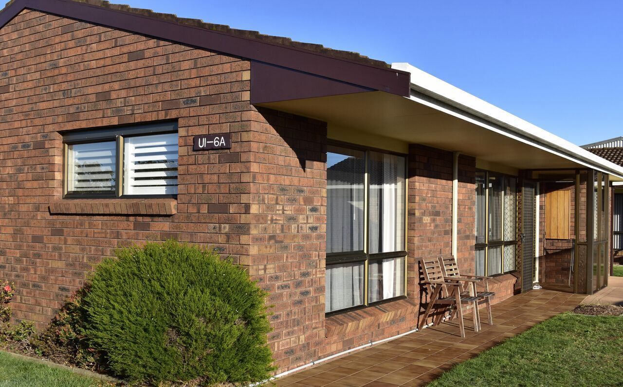 Inspire Boutique III  A Stylish Home Away from Home — image 12