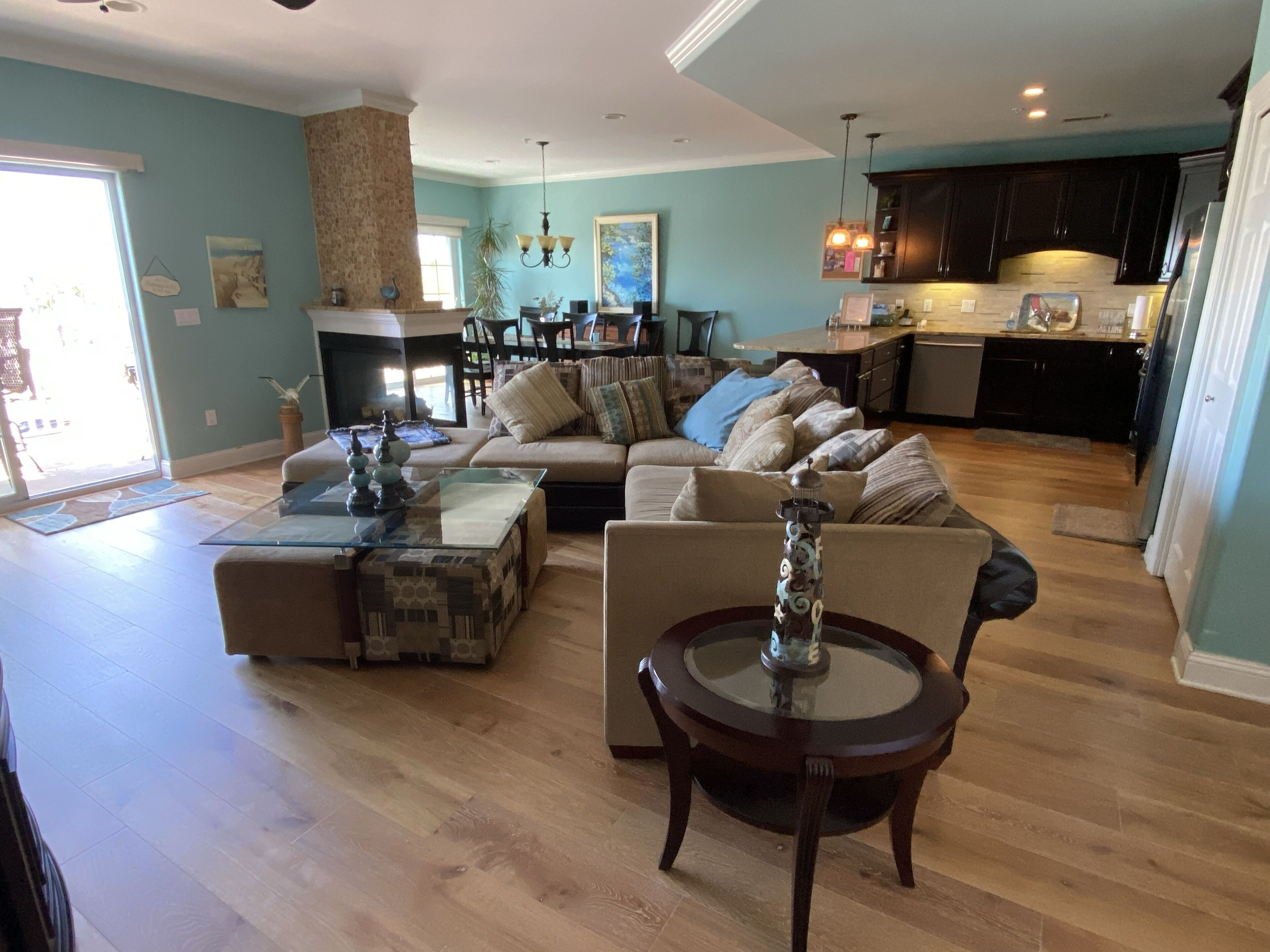 LUXURY CONDO WITH PANORAMIC LAKE,HARBOR,AND NATURE PRESERVE VIEWS