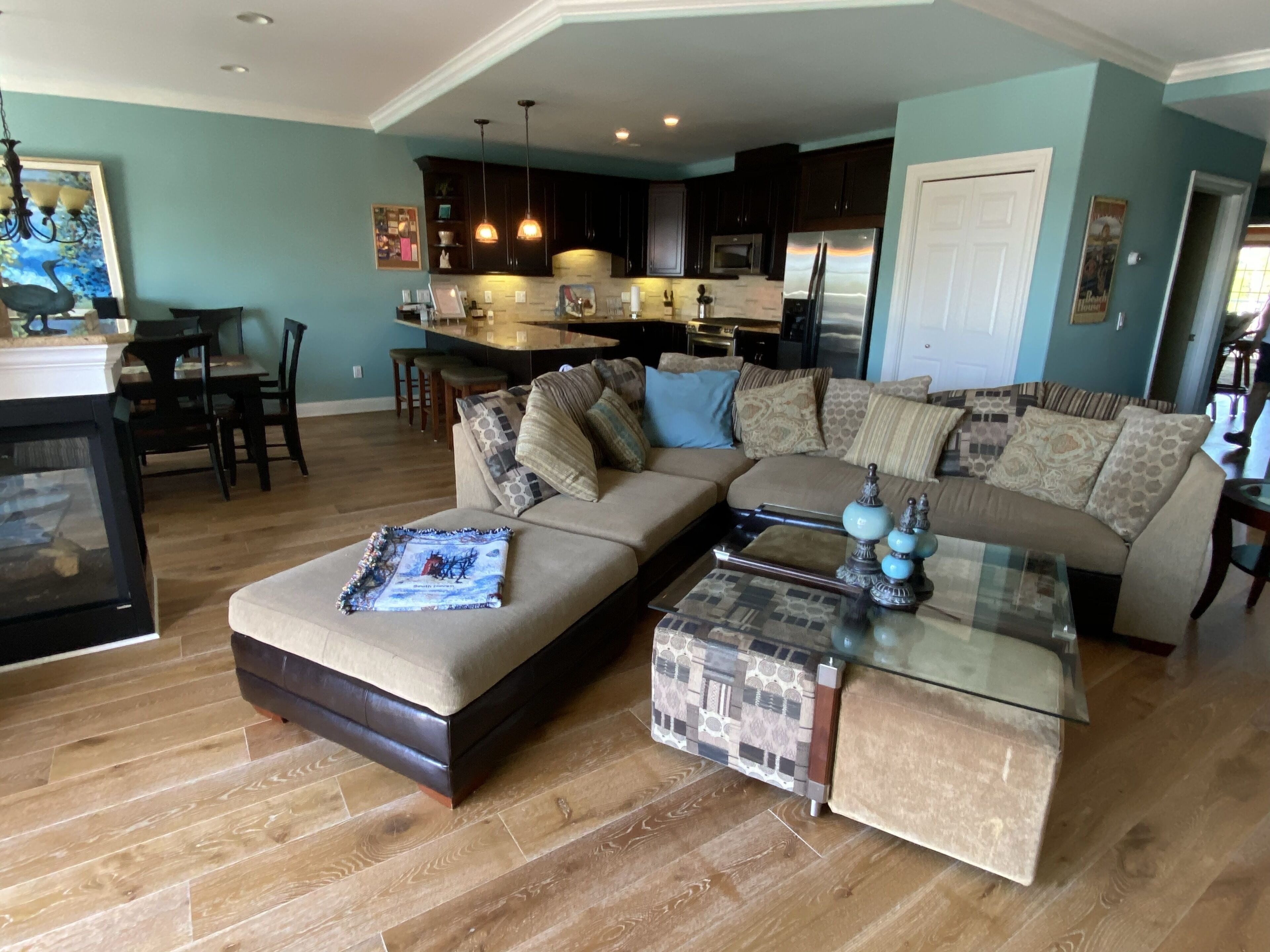 LUXURY CONDO WITH PANORAMIC LAKE,HARBOR,AND NATURE PRESERVE VIEWS