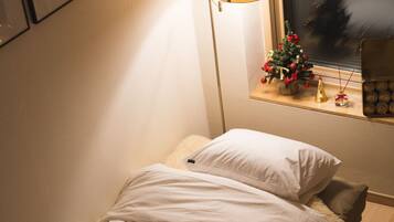2 bedrooms, in-room safe, WiFi, bed sheets