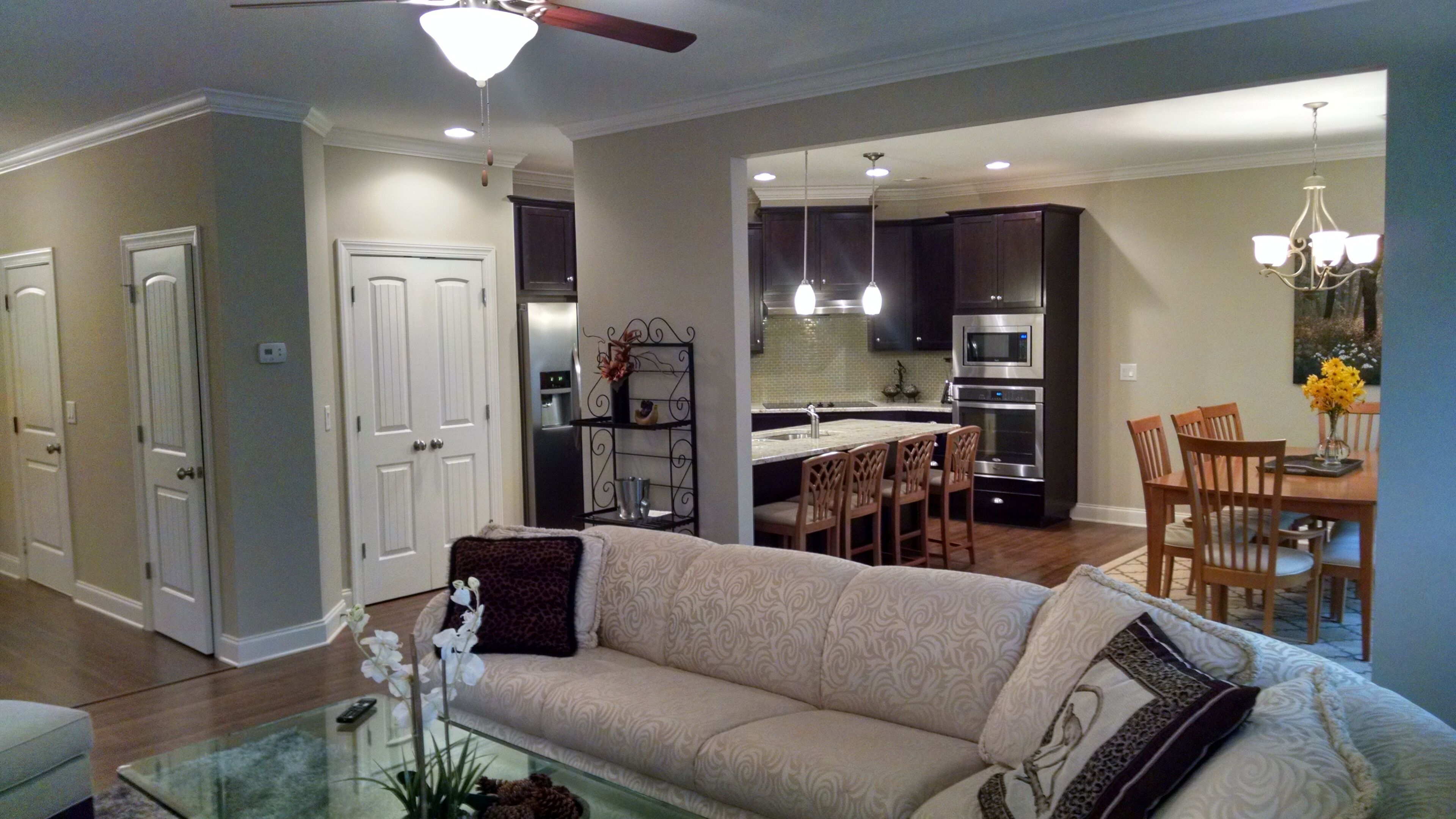 New Townhome On Private Wooded Lot. Convenient To Atlanta, Pinewood Studios