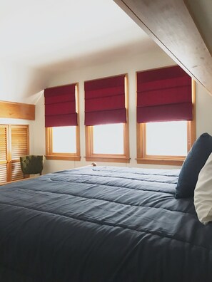 4 makuuhuonetta, silitysrauta/-lauta, Wi-Fi, vuodevaatteet