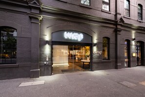 Exterior detail - Exclusive Stays - Wrap (Southbank)