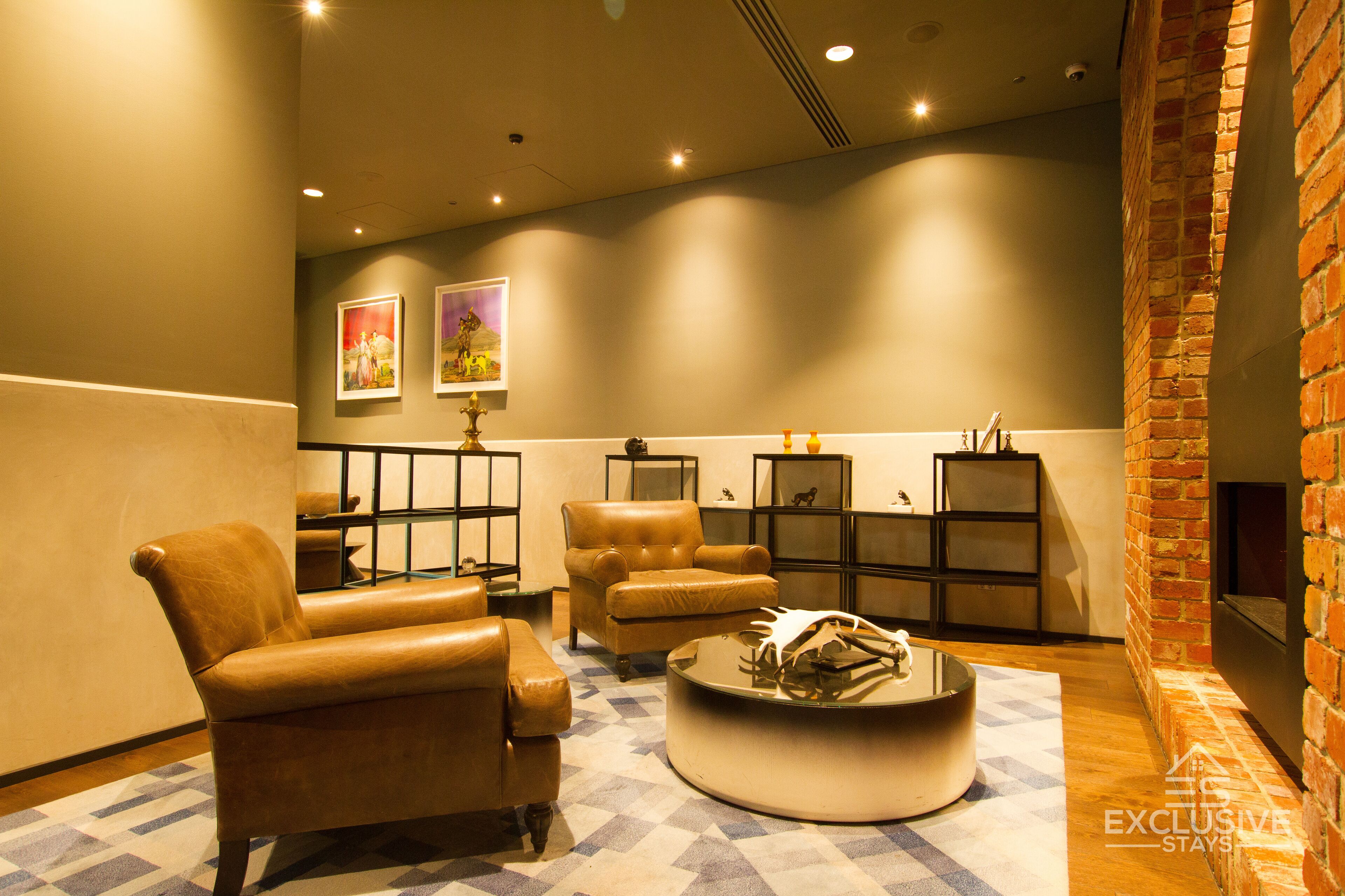 Exclusive Stays - Wrap — image 30