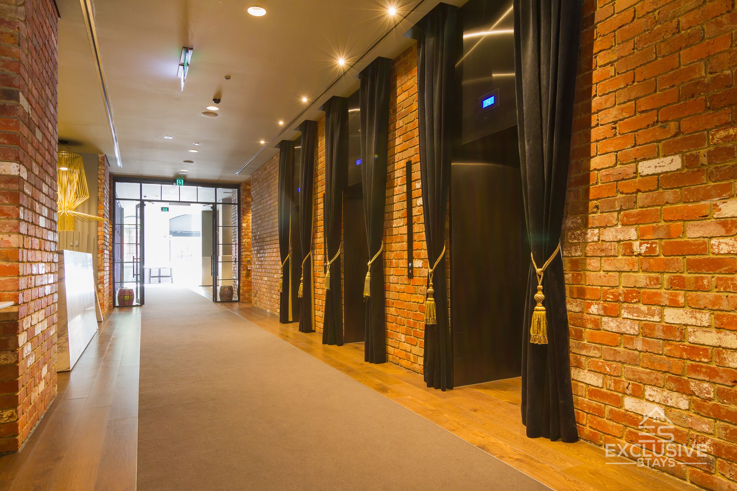 Exclusive Stays - Wrap — image 28