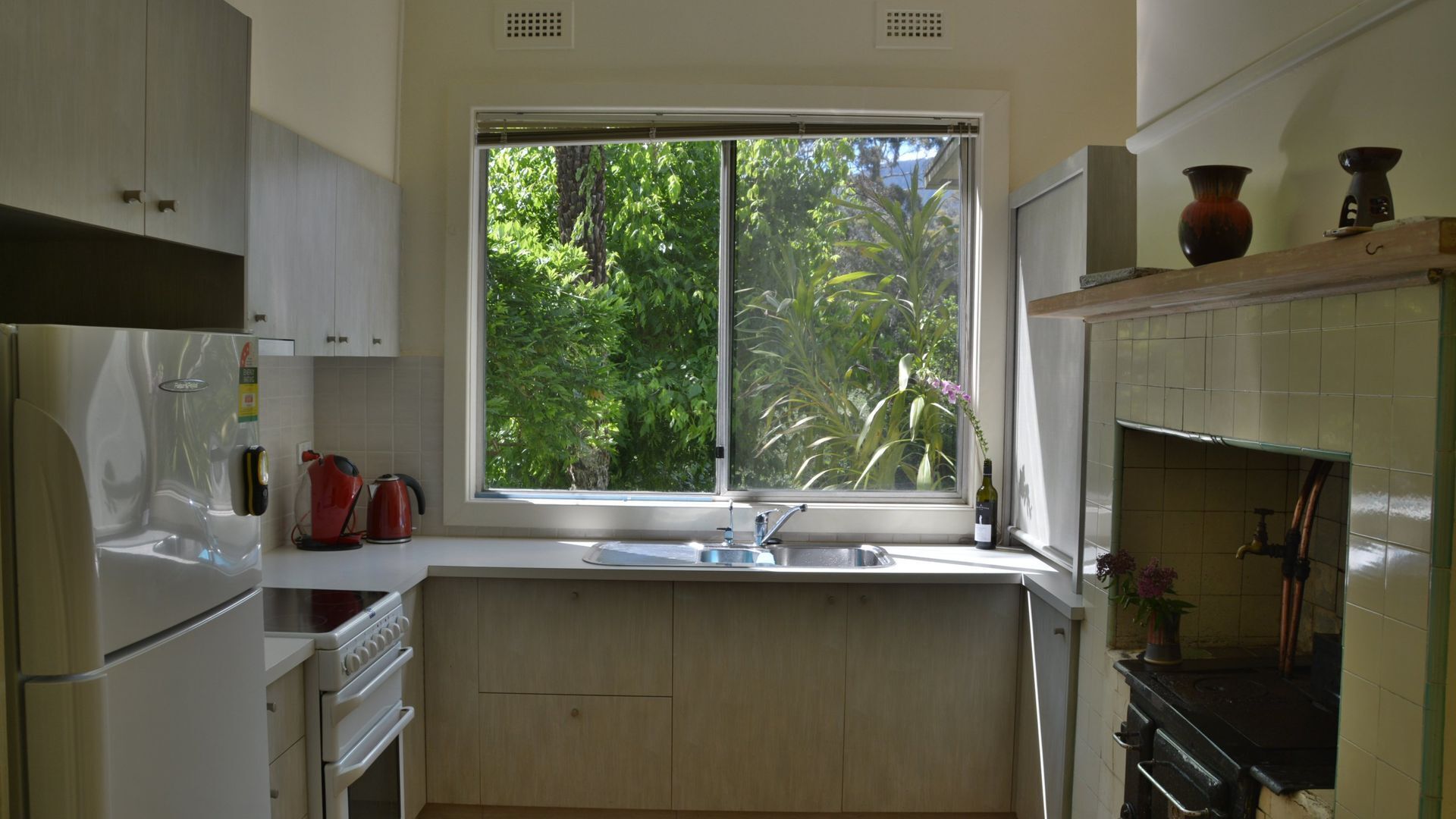 Twin Creek Cottage- a secluded forest retreat.