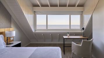 Deluxe Duplex (Almarena) | Premium bedding, down duvets, pillow-top beds, in-room safe