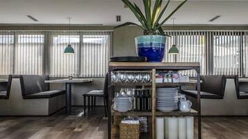 Free daily full breakfast