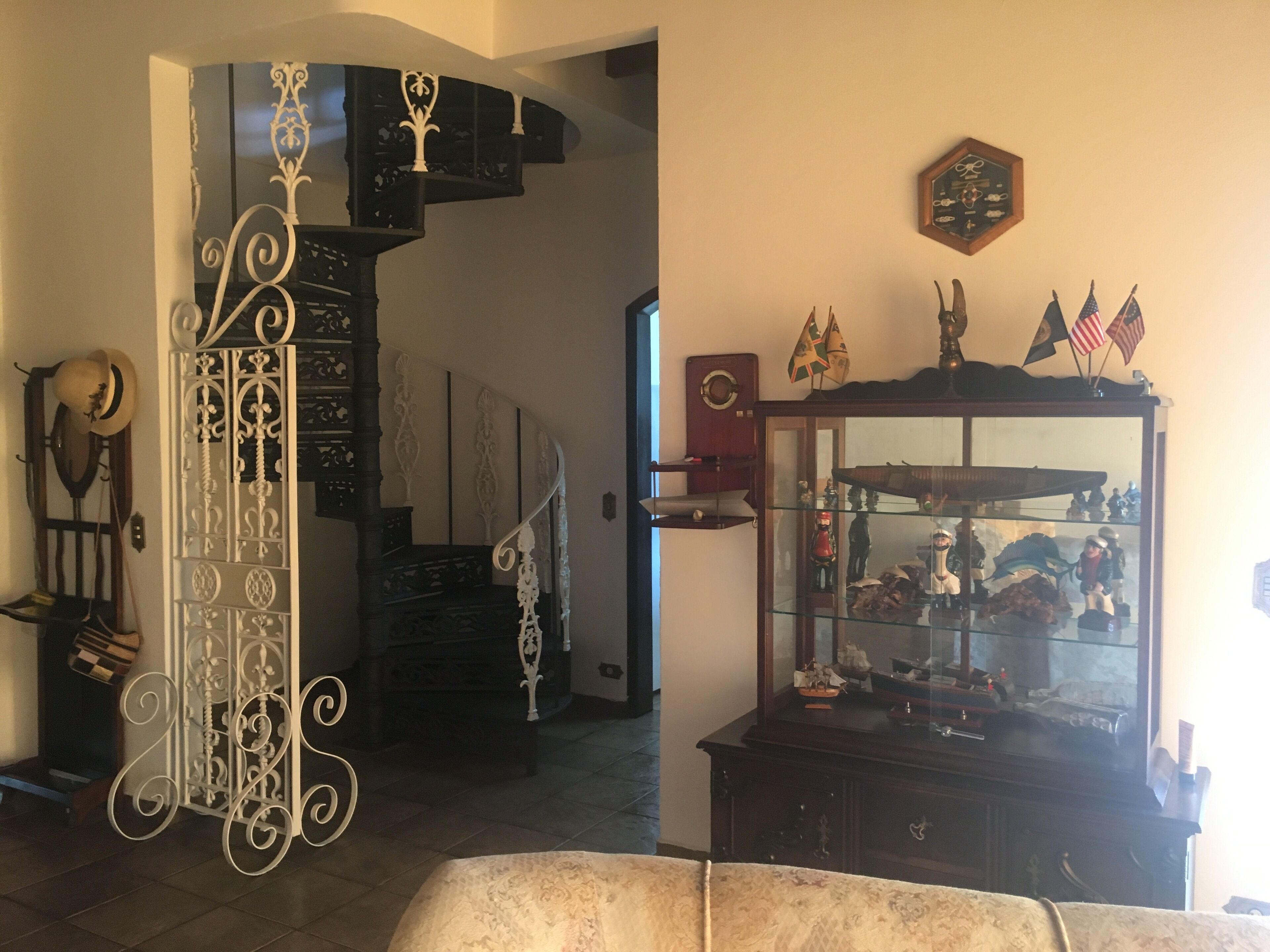 SPECTACULAR HOUSE ON THE SEASIDE