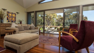 Tura Beachhouse in Dolphin Cove - Tura Beach