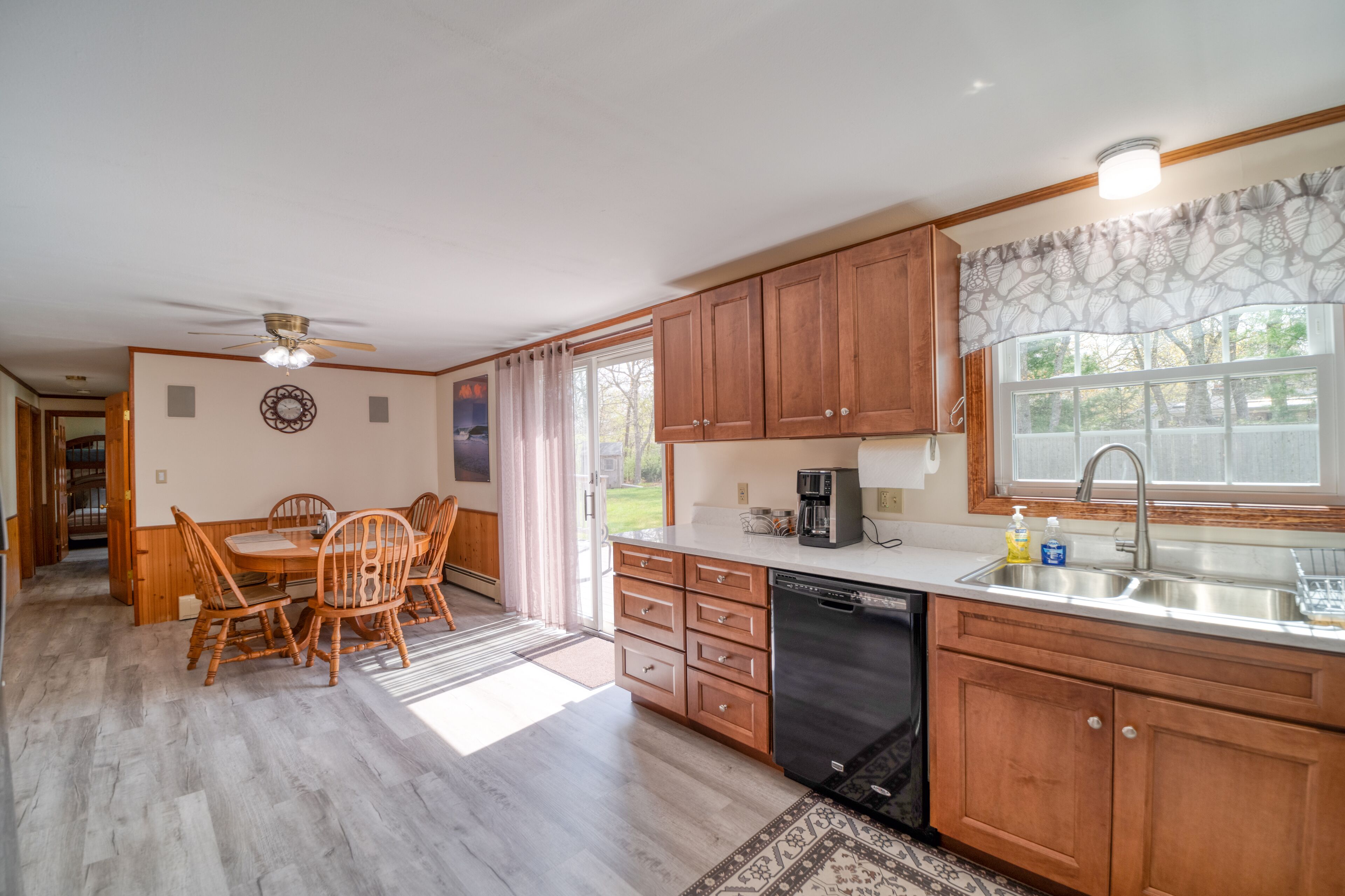 Clean, Bright, and Spacious; Family Friendly!