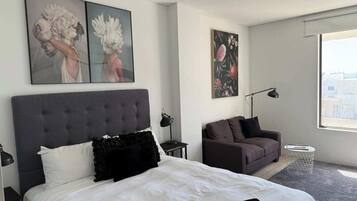 1 bedroom, desk, iron/ironing board, free WiFi