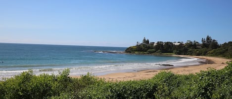 Una spiaggia nelle vicinanze