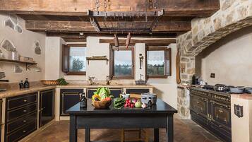 Kühlschrank, Ofen, Herdplatte, Geschirrspüler