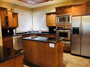 Fridge, microwave, oven, stovetop - Fabulous Home on Lower Knoll - Each Bedroom w/Ensuite, Private Hot Tub & BBQ (Silver Star Mountain)