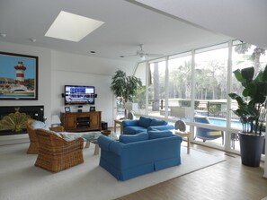 Smart TV, fireplace, DVD player, books